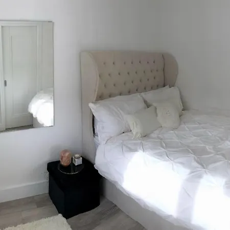 Cheerful One Bedroom In City Dublin
