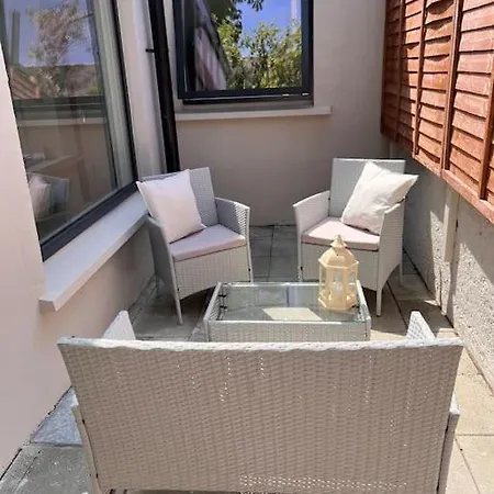 Feriehus Cheerful One Bedroom In City *